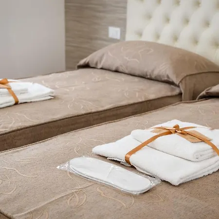 Chèri Luxury Affittacamere 3*