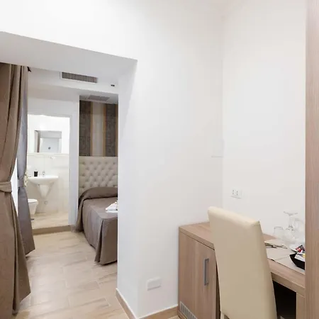 Cheri Luxury בית הארחה 3*