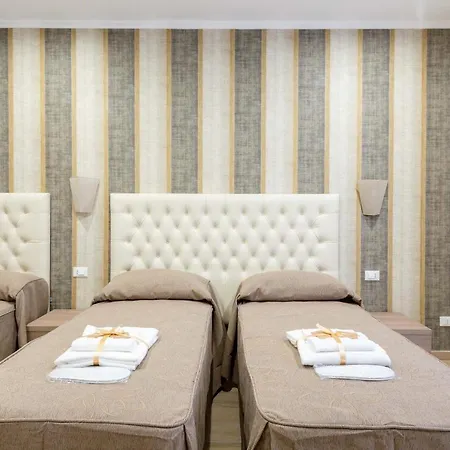 Cheri Luxury בית הארחה