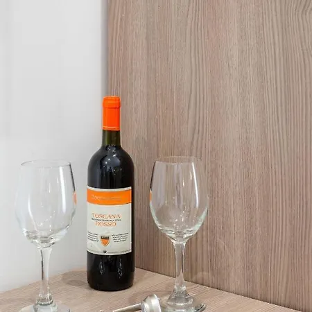 Cheri Luxury בית הארחה 3*